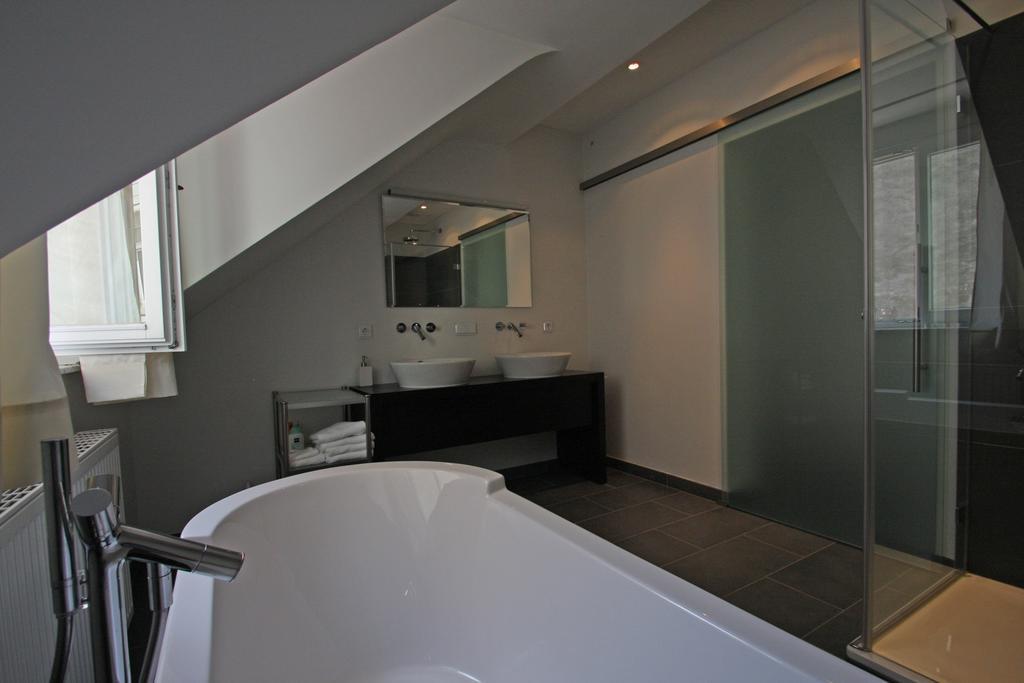 Apartment Business Deluxe *